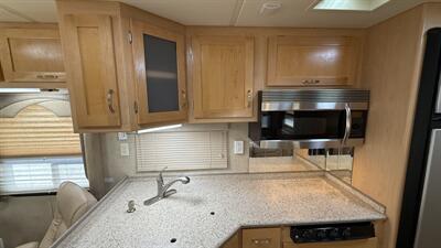 2006 Newmar Ventana 3330   - Photo 20 - Marana, AZ 85653