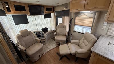2006 Newmar Ventana 3330   - Photo 12 - Marana, AZ 85653