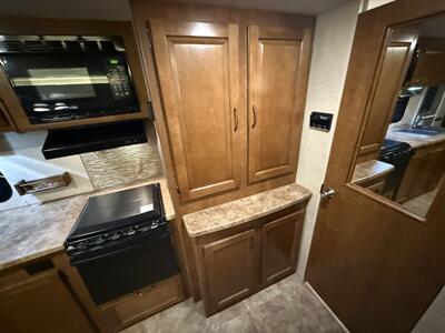 2016 Lance Lance 2295 - Photo 33 - Rillito, AZ 85654
