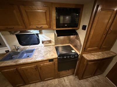 2016 Lance Lance 2295 - Photo 26 - Rillito, AZ 85654