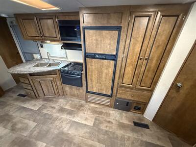 2017 CrossRoads RV Z-1 272BH   - Photo 26 - Rillito, AZ 85654