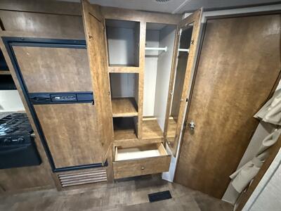 2017 CrossRoads RV Z-1 272BH   - Photo 27 - Rillito, AZ 85654