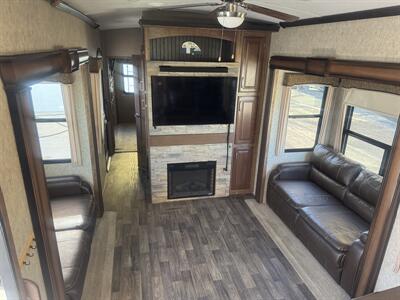 2017 Keystone Montana 3820FK 3820FK   - Photo 5 - Rillito, AZ 85654