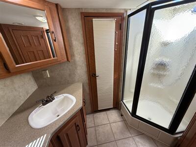 2008 Damon Challenger 378   - Photo 44 - Marana, AZ 85653