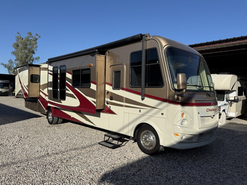 2008 Damon Challenger 378  