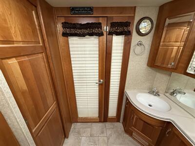 2005 Newmar MOUNTAIN AIRE 4031   - Photo 62 - Marana, AZ 85653