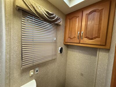 2005 Newmar MOUNTAIN AIRE 4031   - Photo 60 - Marana, AZ 85653