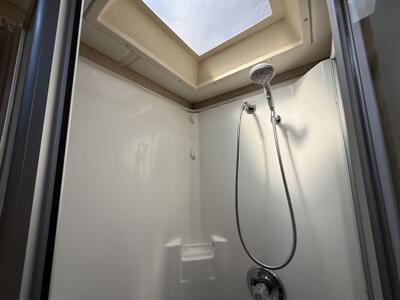 2005 Newmar MOUNTAIN AIRE 4031   - Photo 57 - Marana, AZ 85653