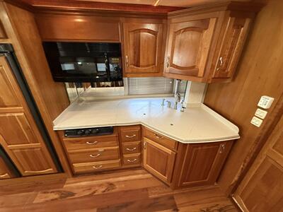 2005 Newmar MOUNTAIN AIRE 4031   - Photo 35 - Marana, AZ 85653