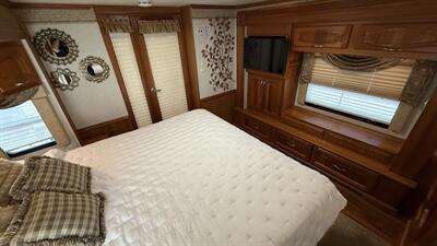 2005 Newmar MOUNTAIN AIRE 4031   - Photo 69 - Marana, AZ 85653