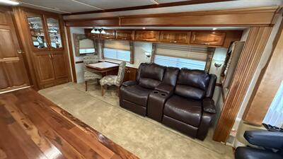 2005 Newmar MOUNTAIN AIRE 4031   - Photo 19 - Marana, AZ 85653