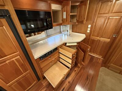 2005 Newmar MOUNTAIN AIRE 4031   - Photo 43 - Marana, AZ 85653
