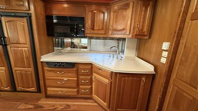 2005 Newmar MOUNTAIN AIRE 4031   - Photo 37 - Marana, AZ 85653