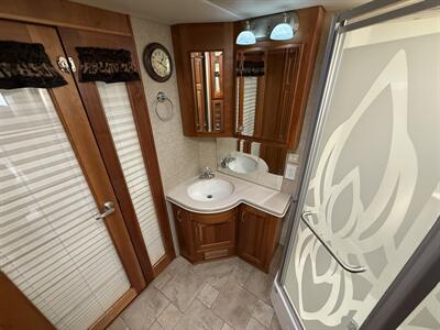 2005 Newmar MOUNTAIN AIRE 4031   - Photo 53 - Marana, AZ 85653