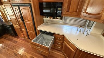 2005 Newmar MOUNTAIN AIRE 4031   - Photo 38 - Marana, AZ 85653