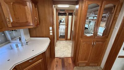 2005 Newmar MOUNTAIN AIRE 4031   - Photo 51 - Marana, AZ 85653