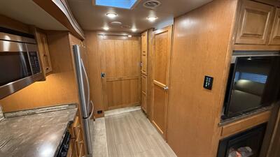 2018 Tiffin Allegro Red 33AA   - Photo 65 - Rillito, AZ 85654