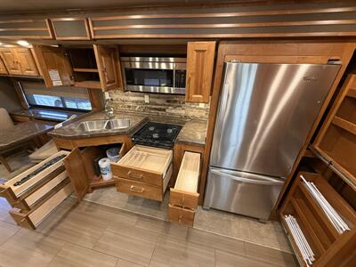 2018 Tiffin Allegro Red 33AA   - Photo 64 - Rillito, AZ 85654