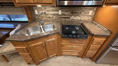 2018 Tiffin Allegro Red 33AA   - Photo 57 - Rillito, AZ 85654