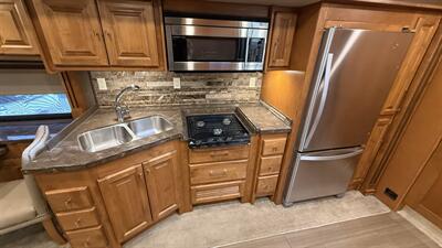 2018 Tiffin Allegro Red 33AA   - Photo 67 - Rillito, AZ 85654