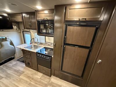 2018 Thor Four Winds 24F - Photo 38 - Rillito, AZ 85654