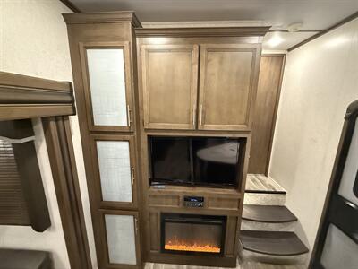 2021 Keystone Cougar 32BHS   - Photo 26 - Marana, AZ 85653