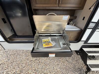 2021 Keystone Cougar 32BHS   - Photo 20 - Marana, AZ 85653