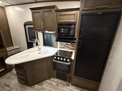 2021 Keystone Cougar 32BHS   - Photo 40 - Marana, AZ 85653