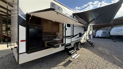 2021 Keystone Cougar 32BHS   - Photo 18 - Marana, AZ 85653