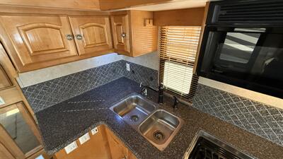 2006 Western Recreation Vehicl Alpine Coach 36MD - Photo 26 - Rillito, AZ 85654