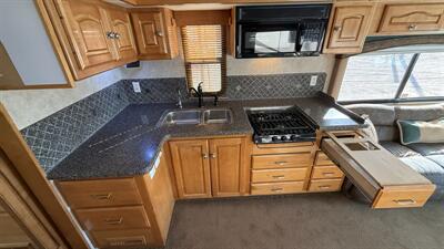 2006 Western Recreation Vehicl Alpine Coach 36MD - Photo 24 - Rillito, AZ 85654