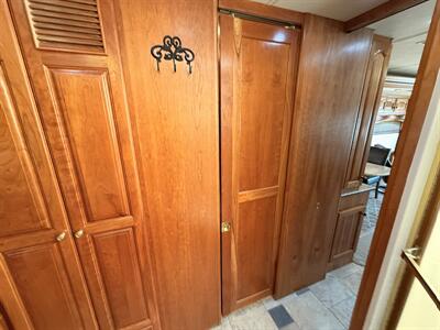 2007 Country Coach Allure 430 Hood River - Photo 18 - Rillito, AZ 85654