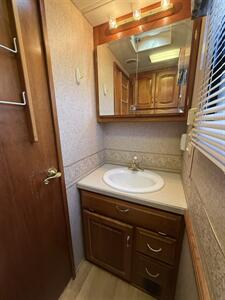 2005 Newmar Dutch Star 4023 - Photo 38 - Rillito, AZ 85654