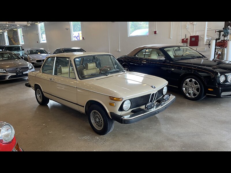 1974 BMW 2002   - Photo 1 - Nashville, TN 37203