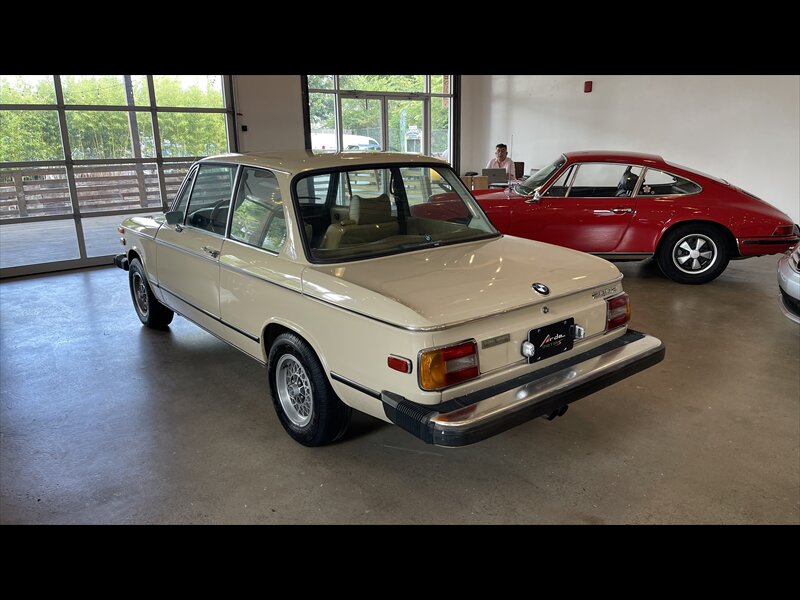 1974 BMW 2002   - Photo 3 - Nashville, TN 37203