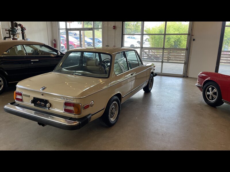 1974 BMW 2002   - Photo 4 - Nashville, TN 37203