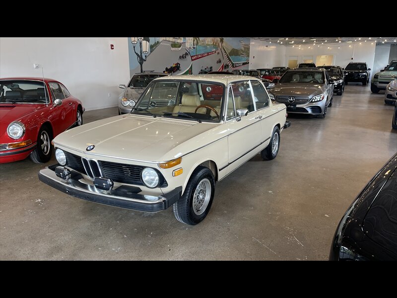 1974 BMW 2002   - Photo 2 - Nashville, TN 37203