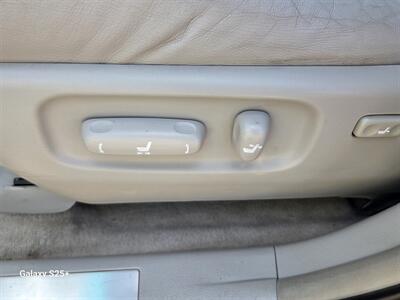 2006 Lexus RX 400h 4WD - NAVIGATION -- ** HYBRID **   - Photo 12 - Roseville, CA 95678