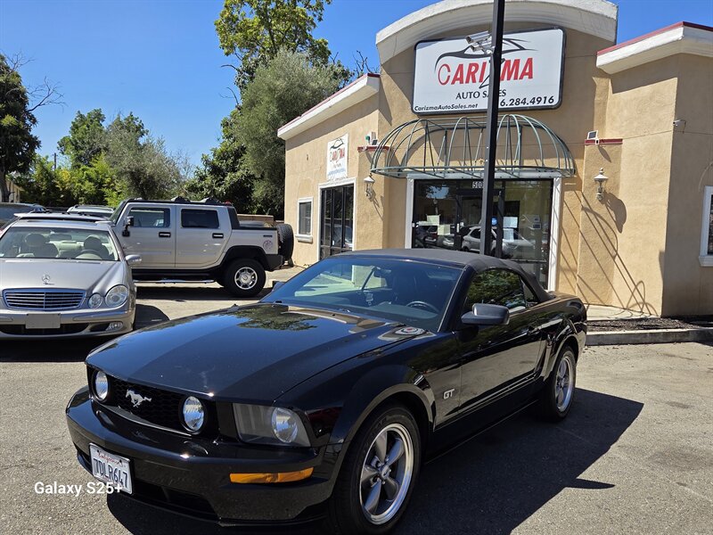 Black Clearcoat 2006 Ford Mustang Convertible Rear-Wheel Drive 5-Speed Manual