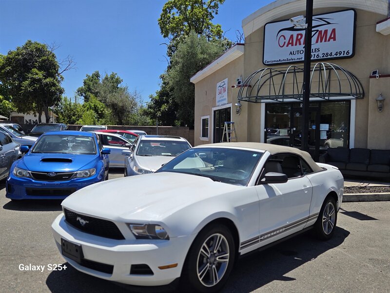 2011 Ford Mustang V6's photo