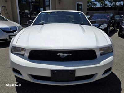 2011 Ford Mustang V6   - Photo 2 - Roseville, CA 95678