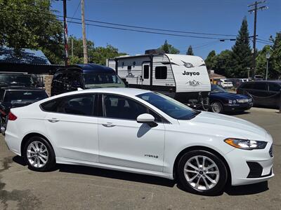 2019 Ford Fusion Hybrid SE   - Photo 4 - Roseville, CA 95678