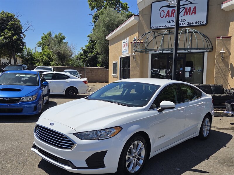 2019 Ford Fusion SE's photo