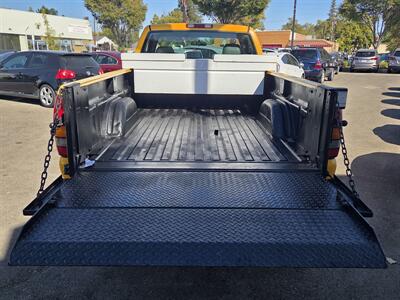 2004 GMC Sierra 2500HD Work Truck 4X4 - Photo 8 - Roseville, CA 95678