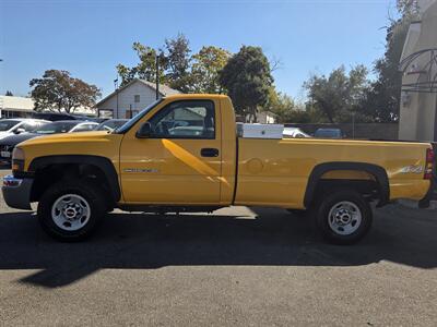 2004 GMC Sierra 2500HD Work Truck 4X4 - Photo 4 - Roseville, CA 95678
