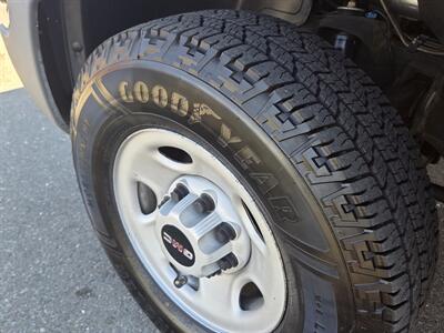 2004 GMC Sierra 2500HD Work Truck 4X4 - Photo 21 - Roseville, CA 95678