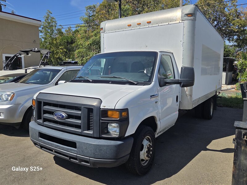 2017 Ford E-350 **BOX TRUCK   - Photo 1 - Roseville, CA 95678