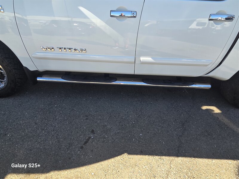 2014 Nissan Titan SV photo 3