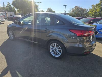 2017 Ford Focus SE   - Photo 4 - Roseville, CA 95678
