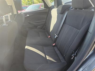 2017 Ford Focus SE   - Photo 11 - Roseville, CA 95678